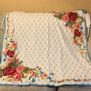 The Pioneer Woman Floral 4’ x 4’ tablecloth EUC